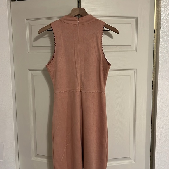 Altar’s state pink velvet scalloped edge dress - Picture 2 of 6